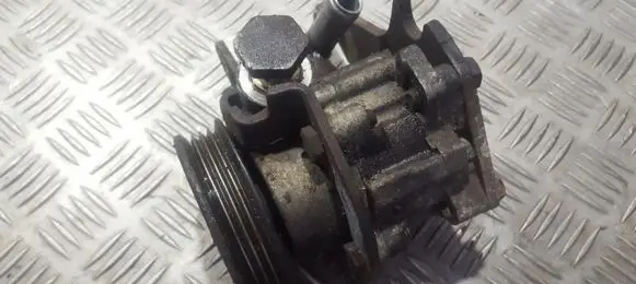 Nissan Micra Power steering pump