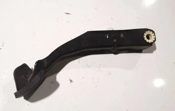 Volkswagen Golf V Brake pedal 