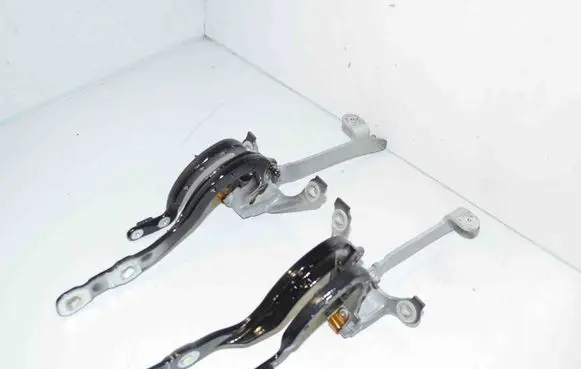 BMW 5 G30 G31 Tailgate/trunk/boot hinge 7390414 7390413 7441475