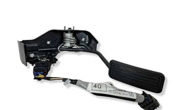Toyota Corolla Verso AR10 Accelerator throttle pedal 822230F040C 251703
