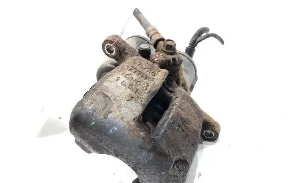 Volkswagen PASSAT CC Rear brake caliper 