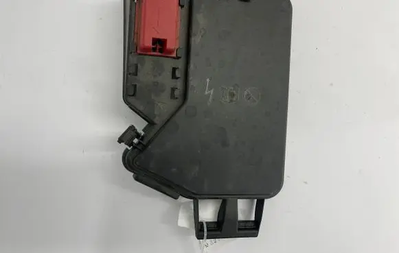 Mercedes-Benz Vito Viano W447 Fuse box cover A4475400082