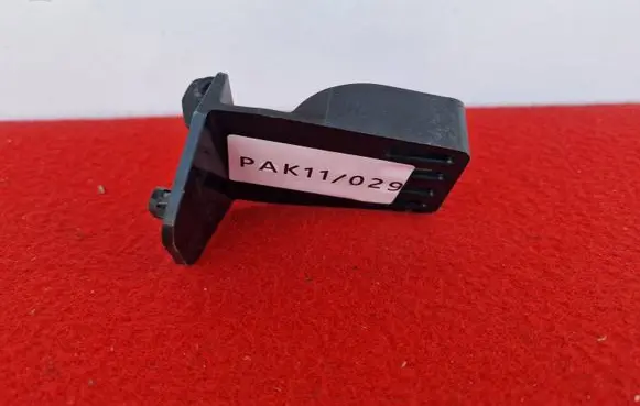 Renault Megane III Radiator mount bracket 806749341R