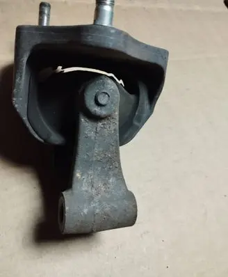Honda Accord Engine mount bracket
