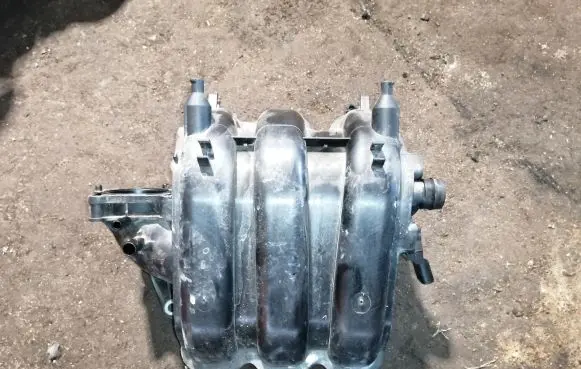 Volkswagen Polo V 6R Intake manifold