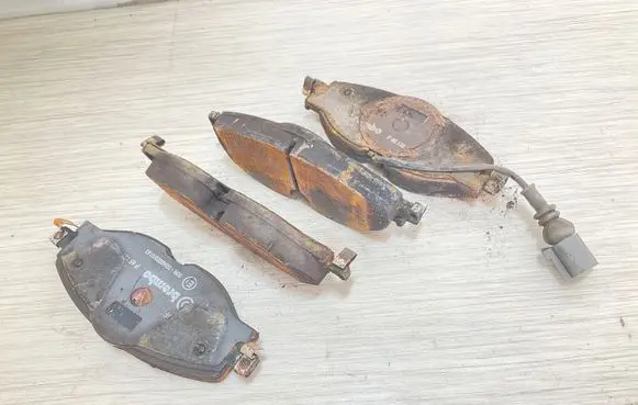 Audi A3 S3 A3 Sportback 8P Brake pads (front) 90R 02A0033