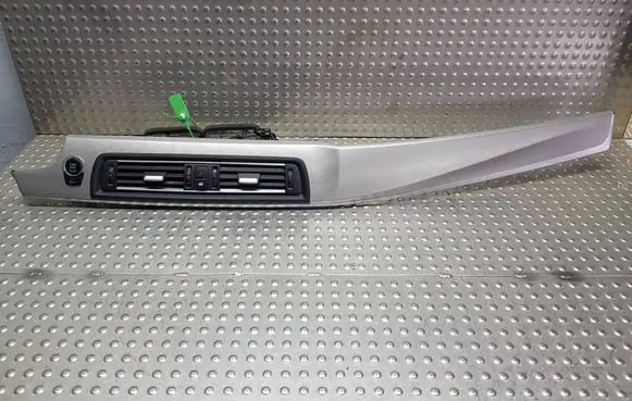 BMW 5 F10 F11 Dash center air vent grill S26371498 9166891 8051335