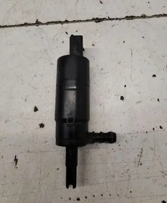 Volkswagen PASSAT B6 Headlight washer pump 3B7955681 5ND955681