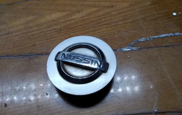 Nissan Primera Original wheel cap 403428H700