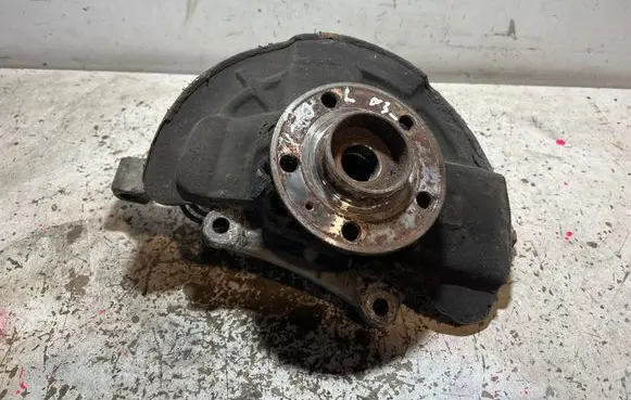 Volvo V70 Front wheel hub