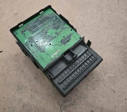 Renault Laguna II Fuse module 518836002 8200004201 8200283814