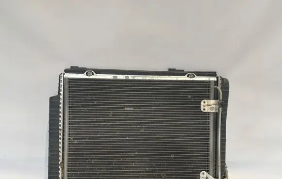 Mercedes-Benz SLK R170 Coolant radiator A2025002103 2025002104 A2025002203