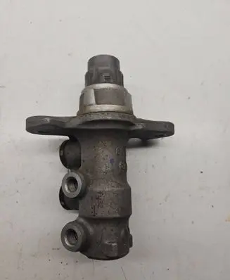 Chrysler Town u0026 Country V Master brake cylinder 8973