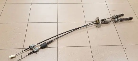 KIA Sportage Gear shift cable linkage 437943u450