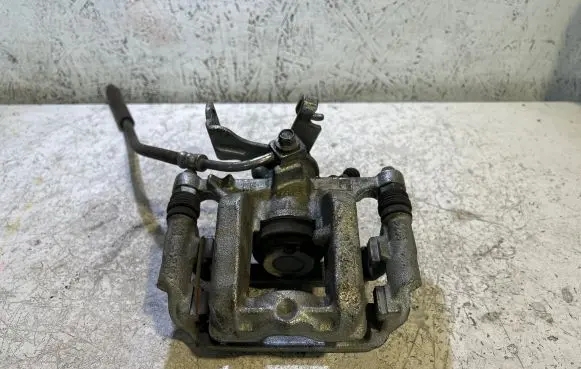 Buick Encore I Rear brake caliper