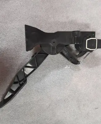 Mercedes-Benz A W169 Accelerator throttle pedal A1693000304 1693000304