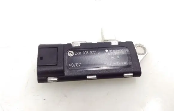 Volkswagen Caddy Aerial antenna amplifier 2K0035577B 7617310016