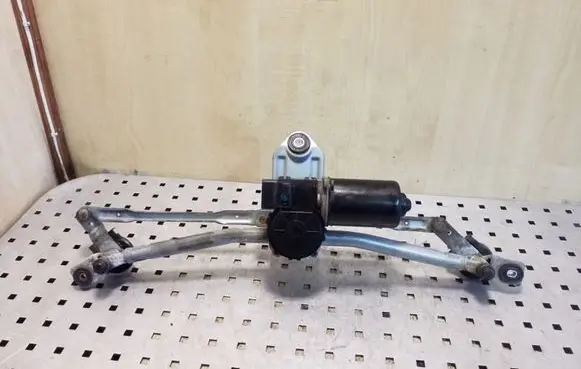 Front wiper linkage