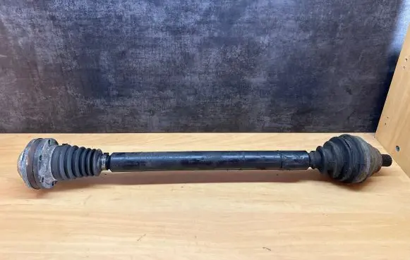 Volkswagen Touran I Driveshaft inner CV joint 