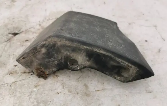 Volvo S40 Fender end trim 08678
