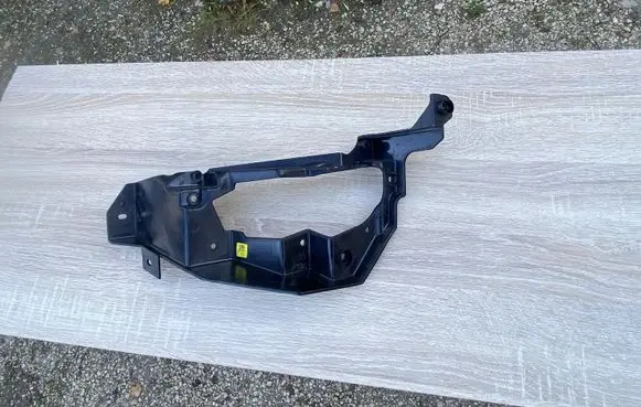 Ford Mustang Mach-E Fog light bracket MR3B15267AA