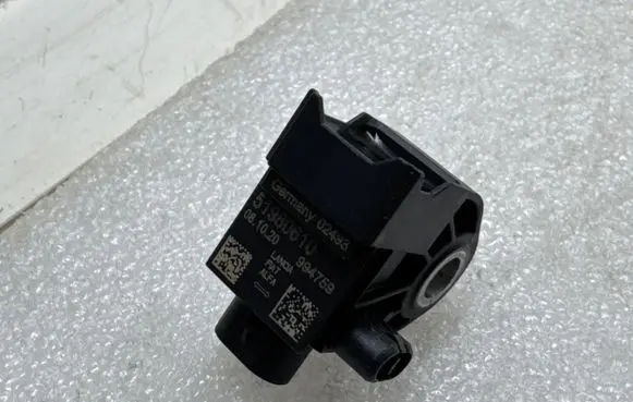 Fiat 500E Airbag deployment crash/impact sensor 51980610 994759 02493