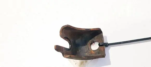 Honda Civic Engine mounting bracket