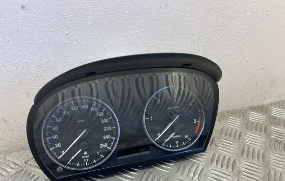 BMW 3 E90 E91 Speedometer (instrument cluster) 102535085 9166846 916684602
