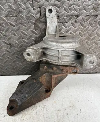 Opel Astra G Engine mounting bracket 332253673