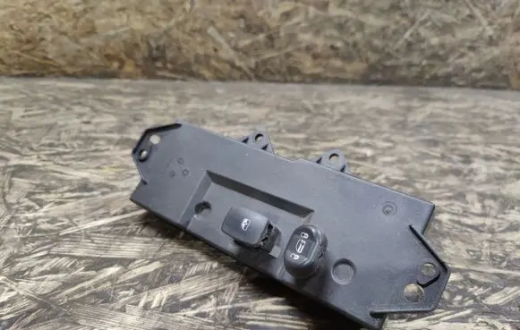 Chrysler Pacifica Electric window control switch 7742001 113239 04685982AD