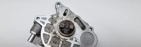 Volkswagen Tiguan Vacuum pump 03L145100