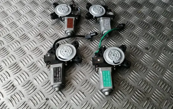 Hyundai Santa Fe Front door window regulator motor 9881026100 9881026200 9882026200