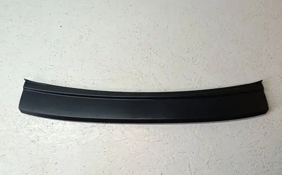Volvo XC60 Rear bumper trim bar molding 31323776 S3DHA1