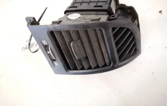 Hyundai Santa Fe Dash center air vent grill 974902b000 97490-2b000