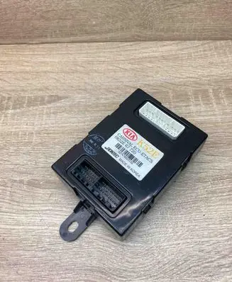 KIA Sedona Central body control module 0K52E67720 K52E