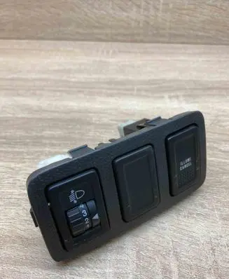 Suzuki Swift I Headlight level height control switch 7331262J10