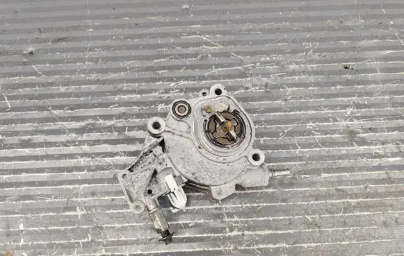 Land Rover Discovery Sport Vacuum pump L550POMPAVACUM