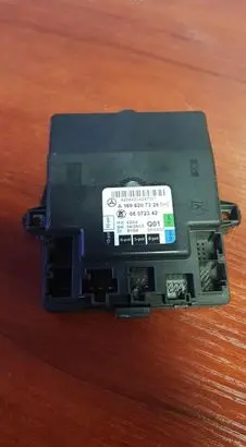 Mercedes-Benz A W169 Door control unit/module 1698207326