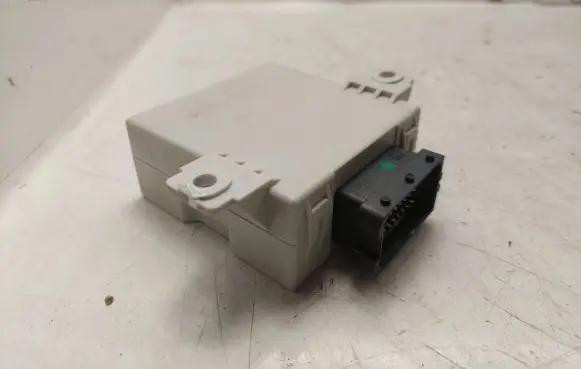 Toyota Avensis T250 Window wiper relay 8594005020