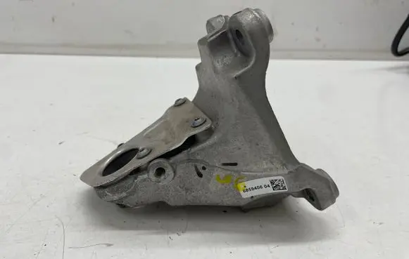 BMW 1 F20 F21 Engine mounting bracket 6859416