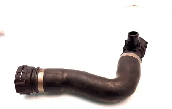 BMW 1 E82 E88 Engine coolant pipe/hose 7525641