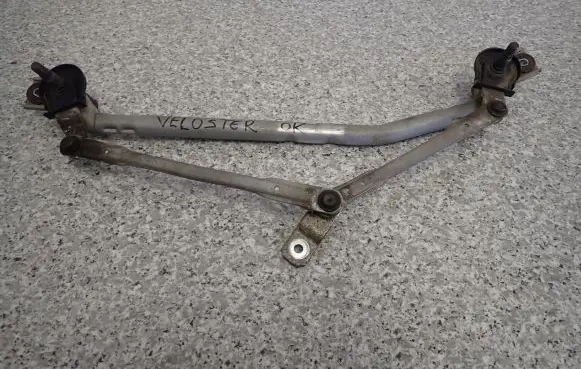Hyundai Veloster Front wiper linkage 