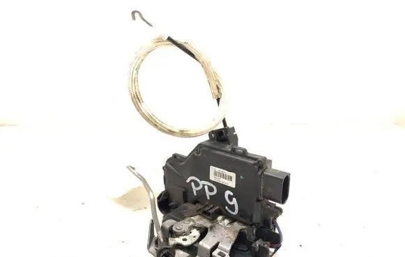 Audi A6 Allroad C5 Front door lock 4O1837016