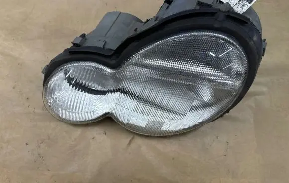 Mercedes-Benz C W203 Headlight/headlamp 1DR00798409 1DR007984-09 00798400000035