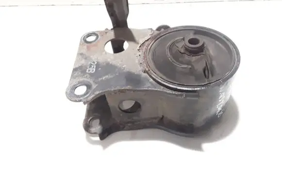 Nissan Quest Engine mount bracket 113218J100