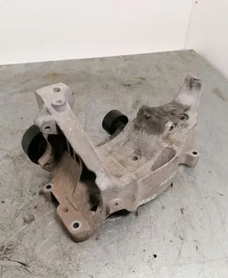 BMW 3 E90 E91 Generator/alternator bracket 7802639