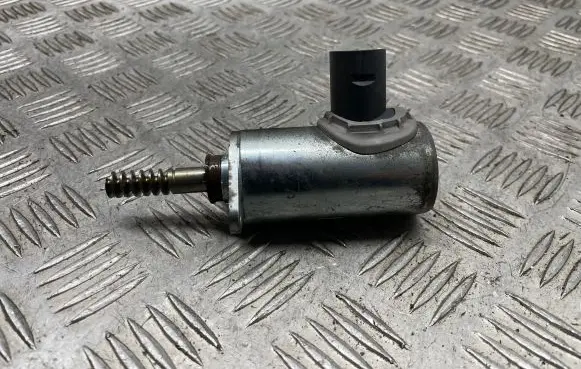 BMW M5 Camshaft vanos timing valve 7605025