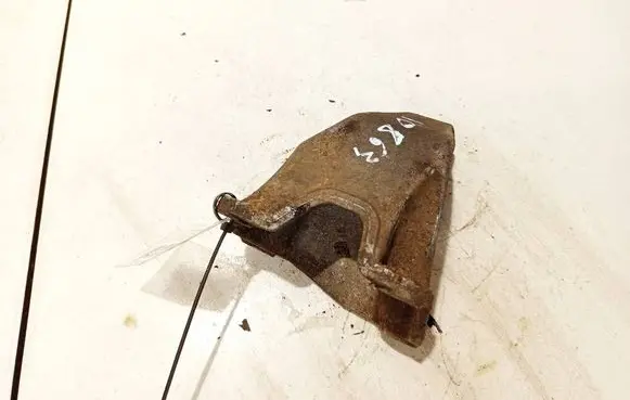 Volkswagen PASSAT B5 Engine mounting bracket 8d0399113ab