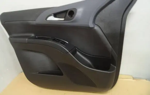 Opel Meriva B Front door card panel trim 13313037
