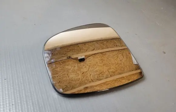 Peugeot Traveller Wing mirror glass 